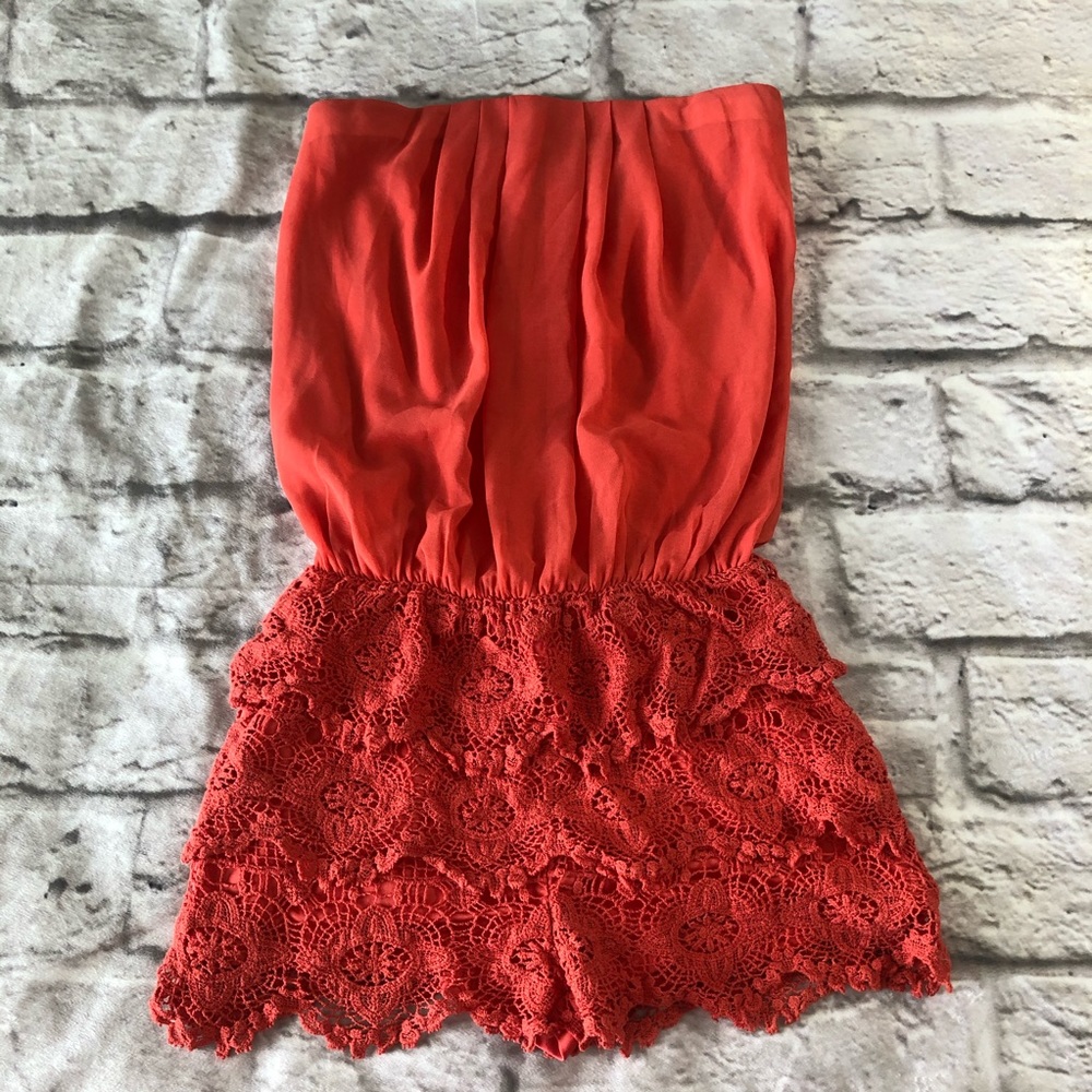 Miss Avenue Coral Strapless Romper Size Medium